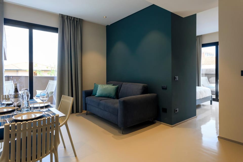 Living room, Seating area, Dining area