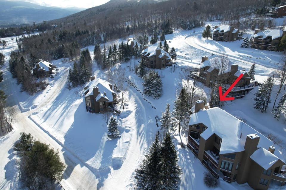C12 Homey Bretton Woods slopeside townhome for your family getaway to the White Mountains Villa in Carroll