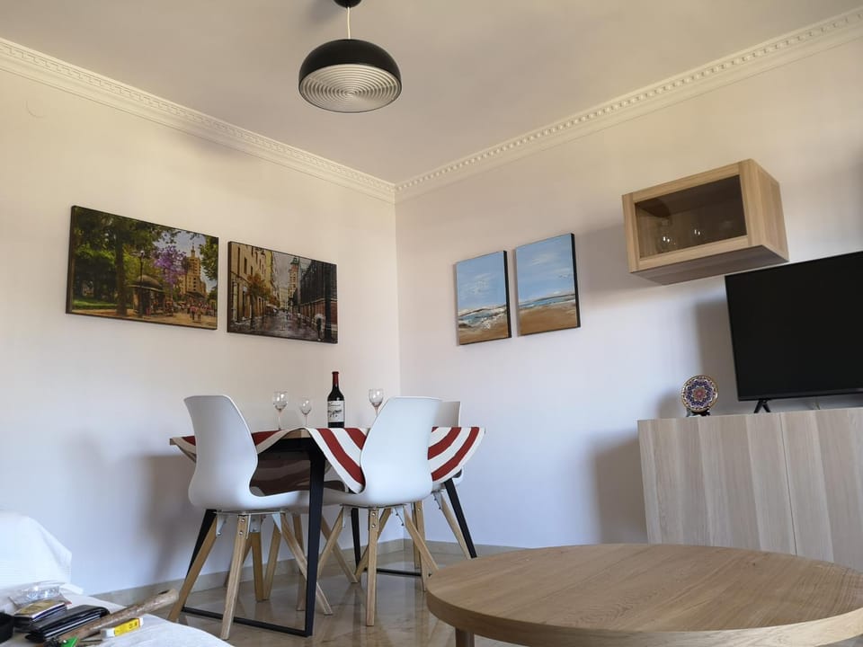 Living room, Dining area