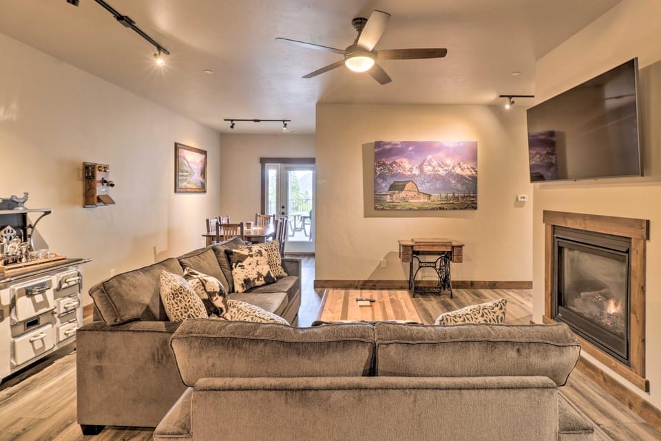 Cozy Columbia Falls Condo w/ Private Balcony! House in Columbia Falls