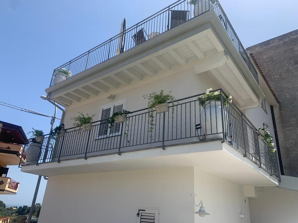 Property building, View (from property/room), Balcony/Terrace, Balcony/Terrace, Breakfast