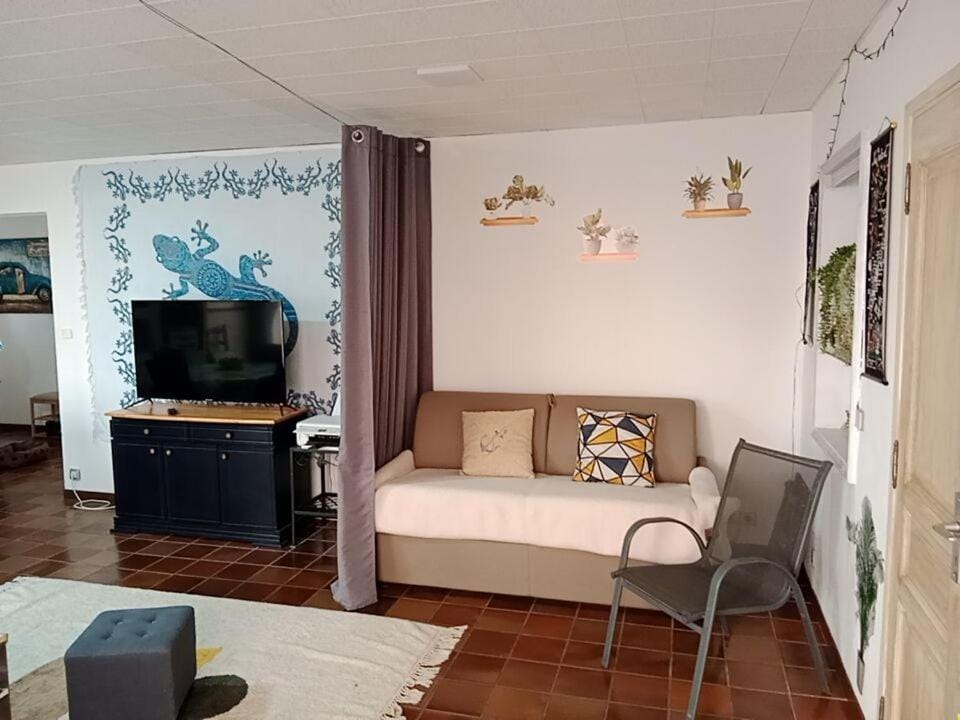 SANARY - Zone piétonne - CLIM - 2 chambres 4 à 6 personnes - WIFI Apartment in Sanary-sur-Mer