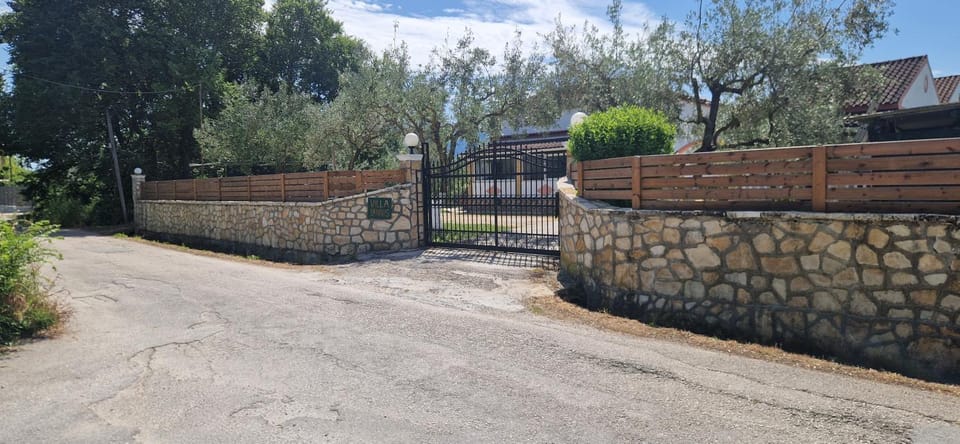 Villa Yannis 1 Apartment in Roda