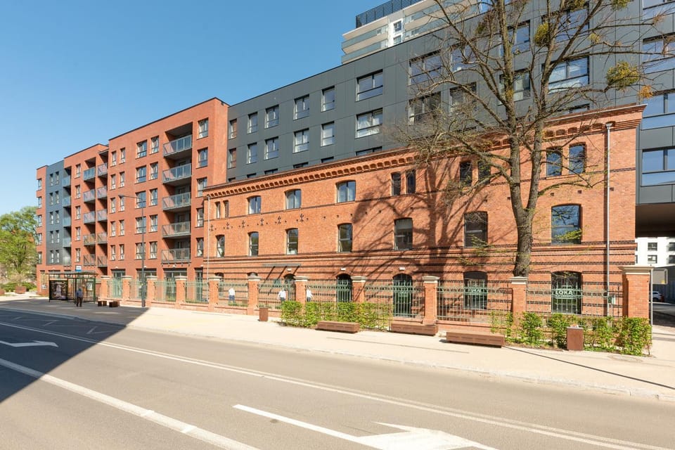 Property building, Neighbourhood