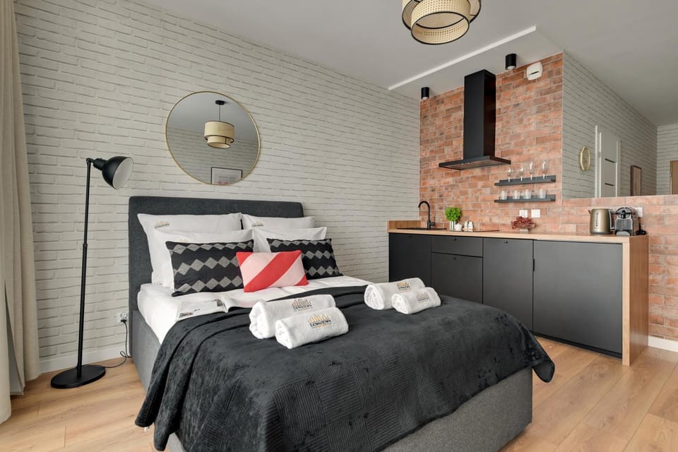 Bed, Kitchen or kitchenette, Photo of the whole room, Bedroom, towels