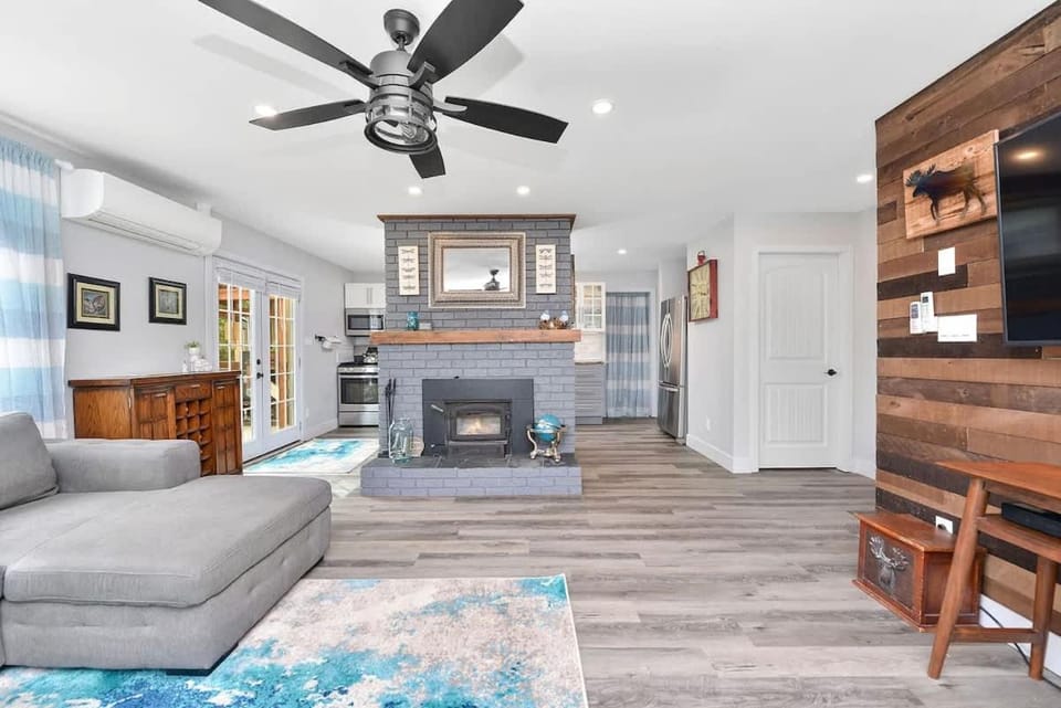 Dragonfly Cottage by EMR Vacation Rentals House in Southern Gulf Islands