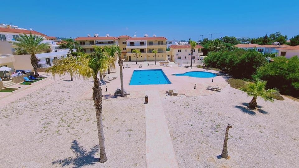 Property building, Pool view, Swimming pool