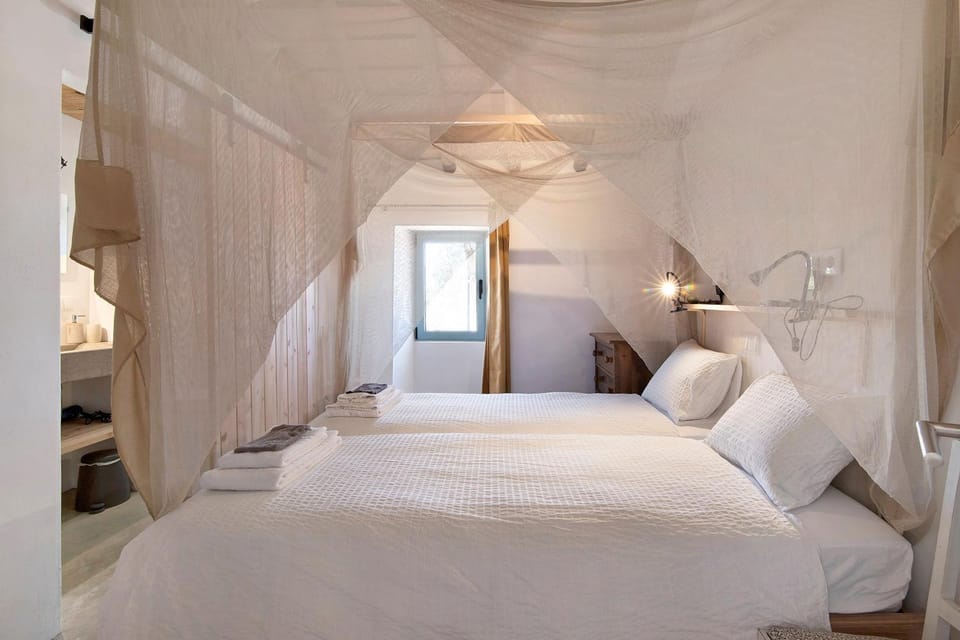Property building, Living room, Bedroom