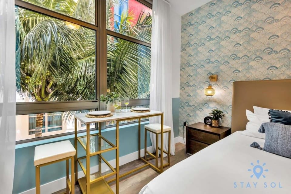 Best Stay - Rooftop Pool & Hot Tub - Hollywood Beach House in Hollywood Beach