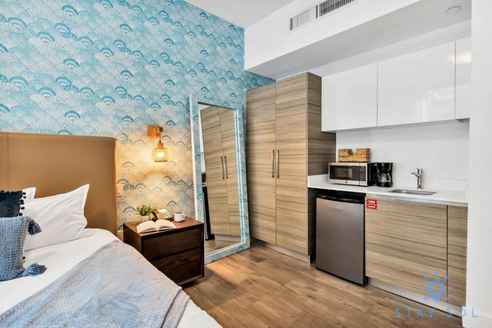 Best Stay - Rooftop Pool & Hot Tub - Hollywood Beach House in Hollywood Beach