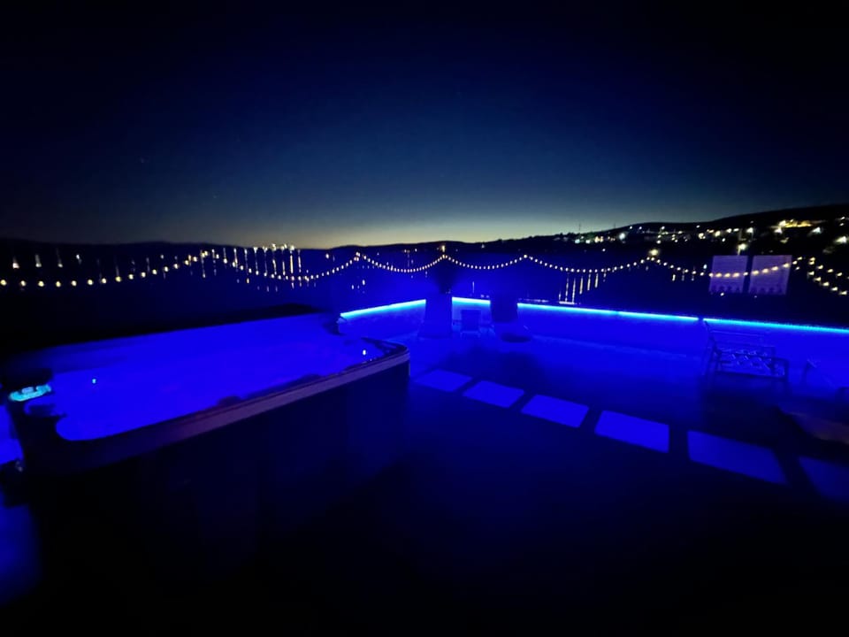 Night, Balcony/Terrace, Pool view, Swimming pool