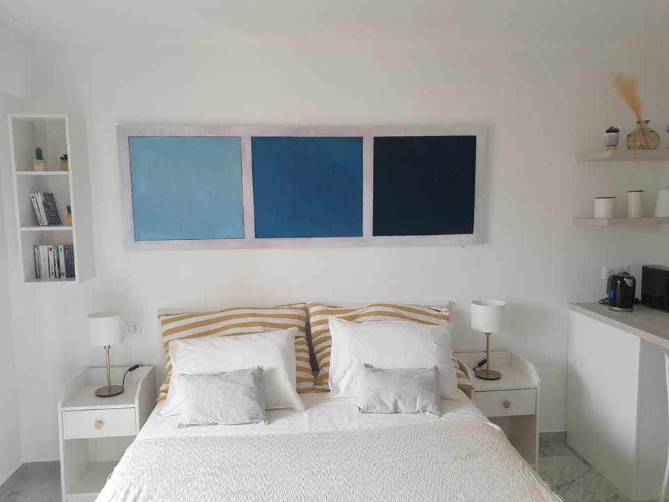 Beautiful T1 with sea view Apartment in Nice