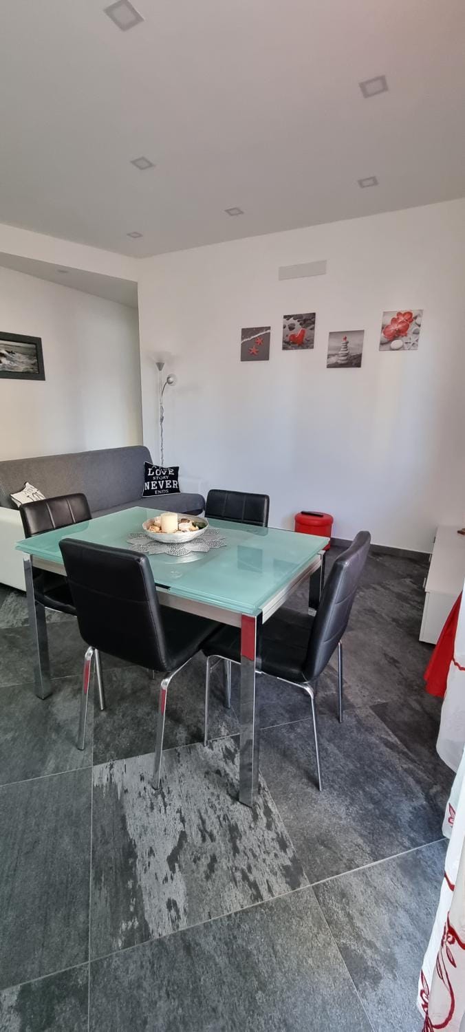 Living room, Dining area