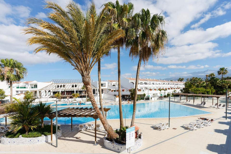 Swimming pool, Swimming pool, sunbed