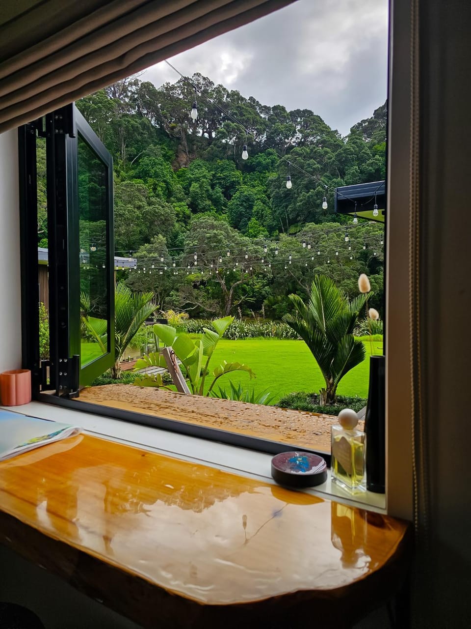 Adventurer's Chest - Pohutukawa Luxury tent in Auckland Region