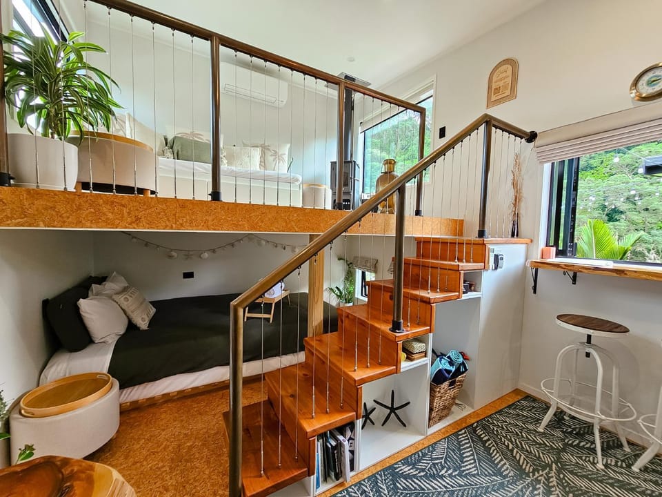 Adventurer's Chest - Pohutukawa Luxury tent in Auckland Region