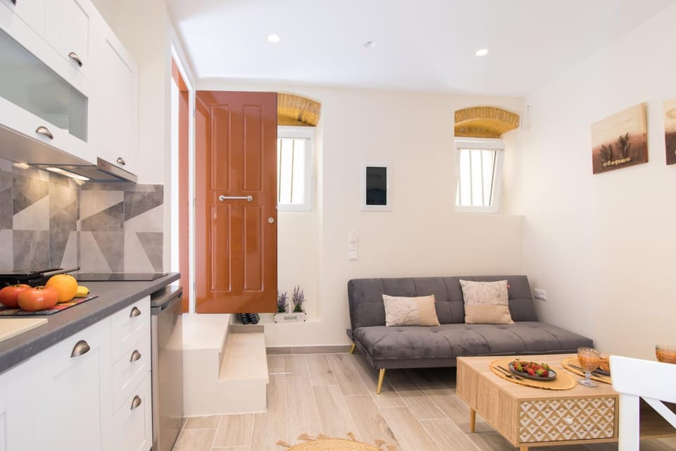 Kitchen or kitchenette, Living room, Seating area