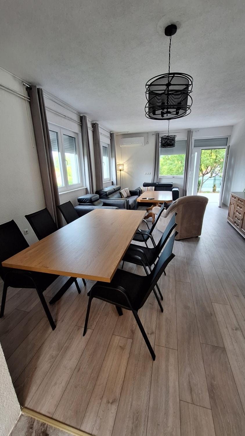 Villa for a large family Villa in Federation of Bosnia and Herzegovina