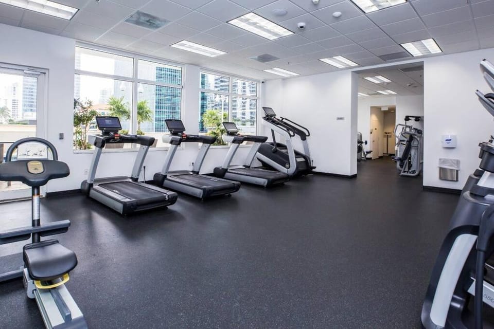 1807- Gorgeous 2 bedroom heart of brickell free parking Apartment in Brickell