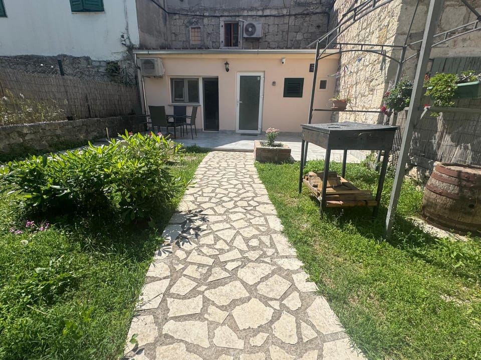 Dalmata Garden Split Apartment in Split