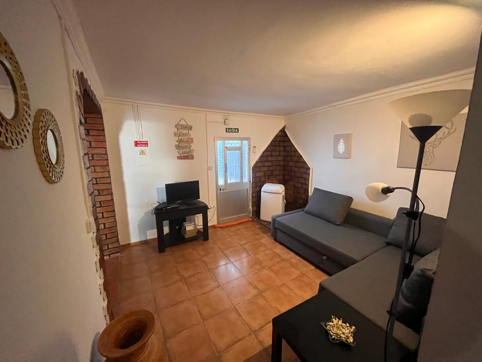 Communal lounge/ TV room, TV and multimedia, Living room