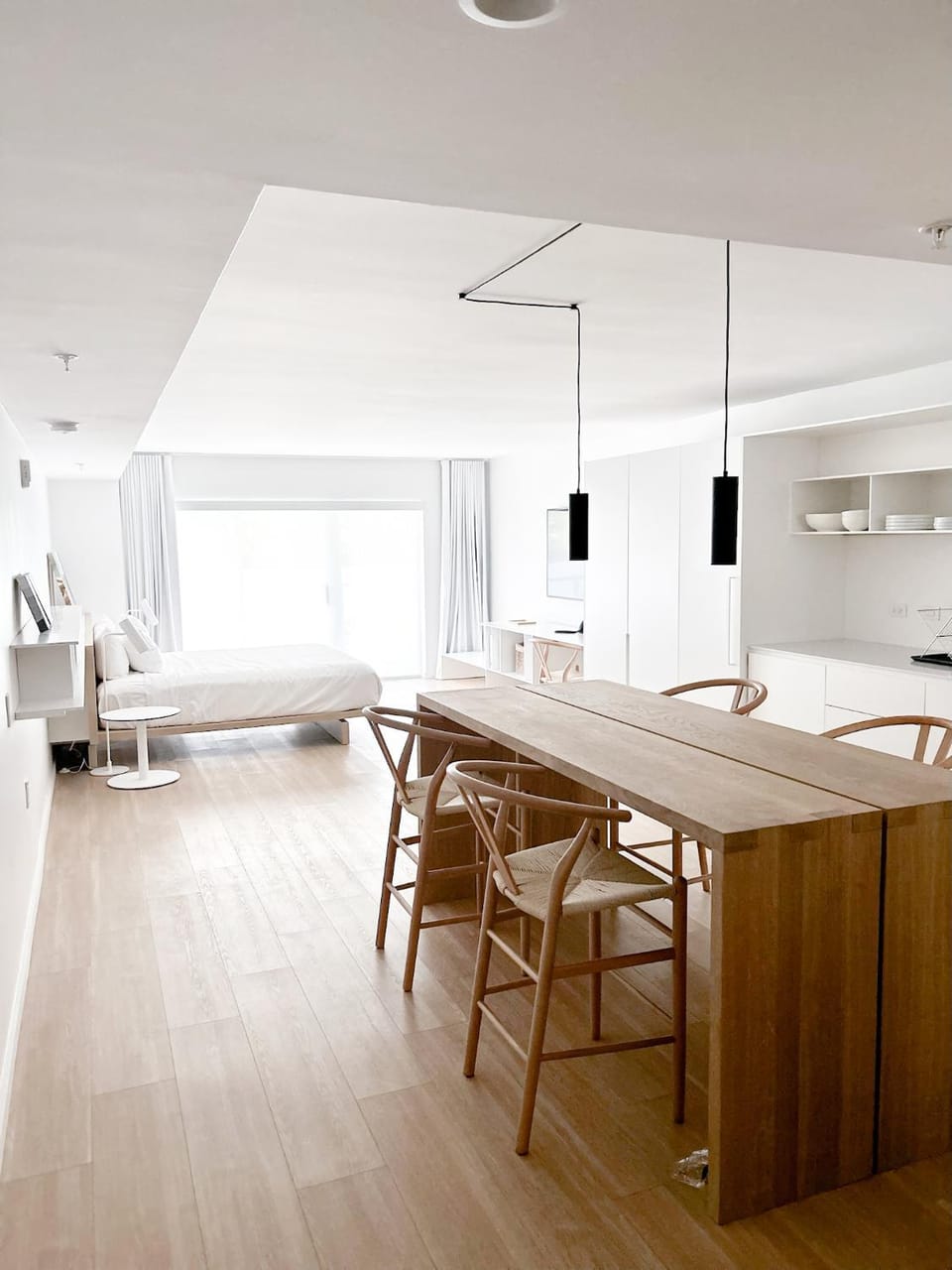 Bed, Dining area, Bedroom