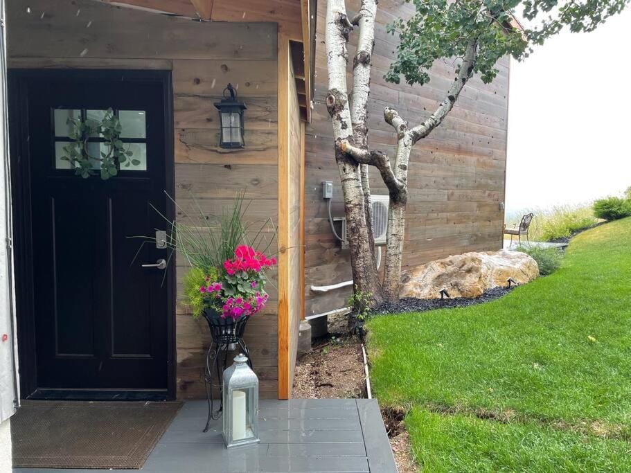 Facade/entrance, Garden