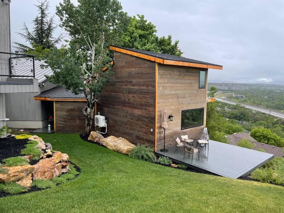 Property building, Patio, Garden