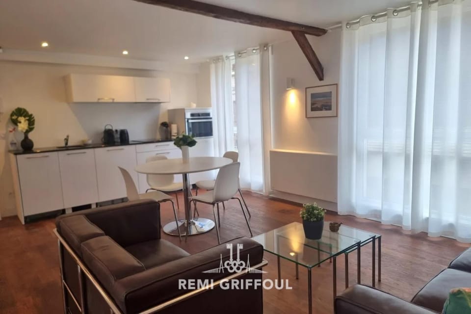 Hypolite 3 Beautiful Apartment 80 meters from the Port of Honfleur 4 Apartment in Honfleur