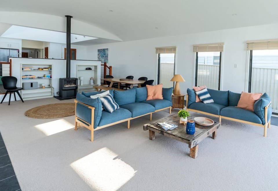 Absolute Waterfront Beach House House in Kiama
