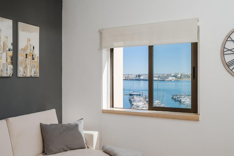 View (from property/room), Decorative detail, River view, Sunrise