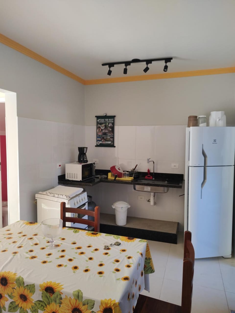 Kitchen or kitchenette, Dining area, Communal kitchen