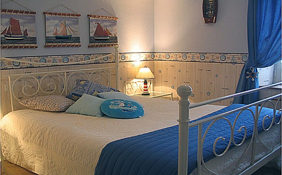 Chez Martine et Bernard -Etablissement définitivement fermé - Bed and Breakfast in Pays de la Loire