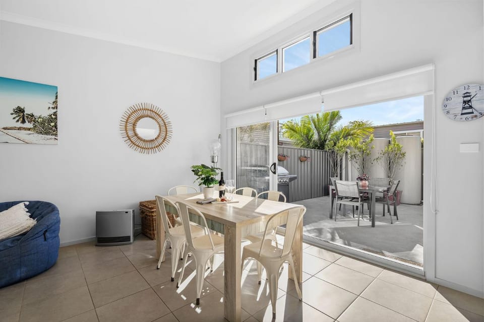 The Oasis of Calm by Experience Jervis Bay House in Huskisson
