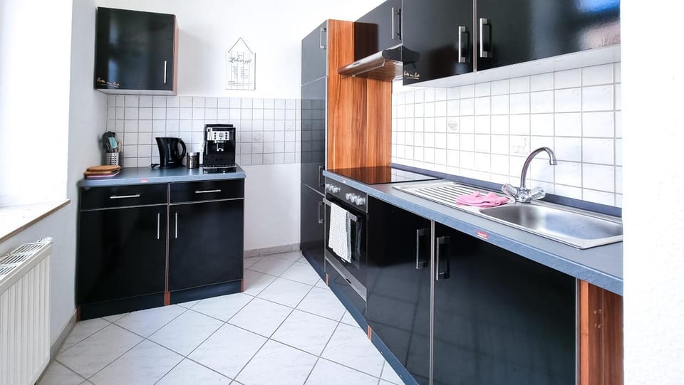 Coffee/tea facilities, Kitchen or kitchenette