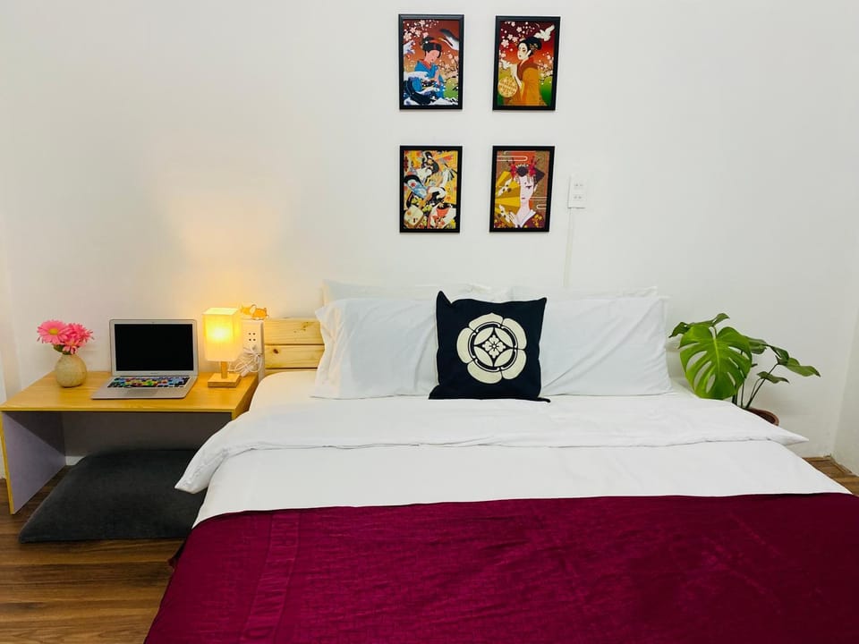 Bed, Photo of the whole room, Bedroom