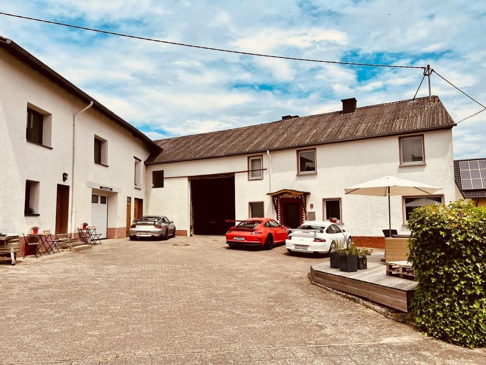 Property building, Patio, On site, Parking