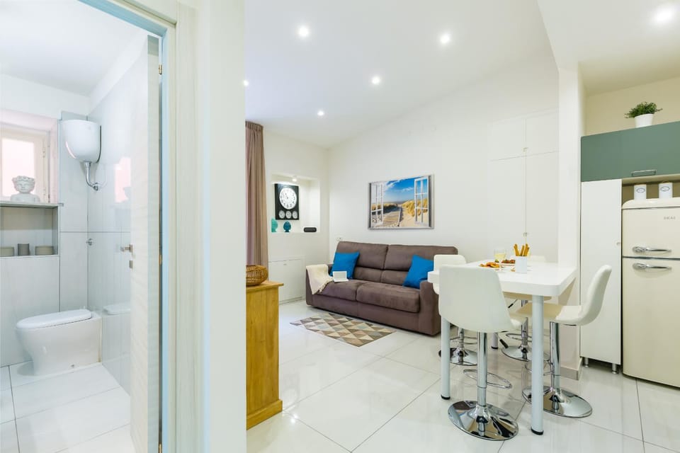 Communal lounge/ TV room, Living room