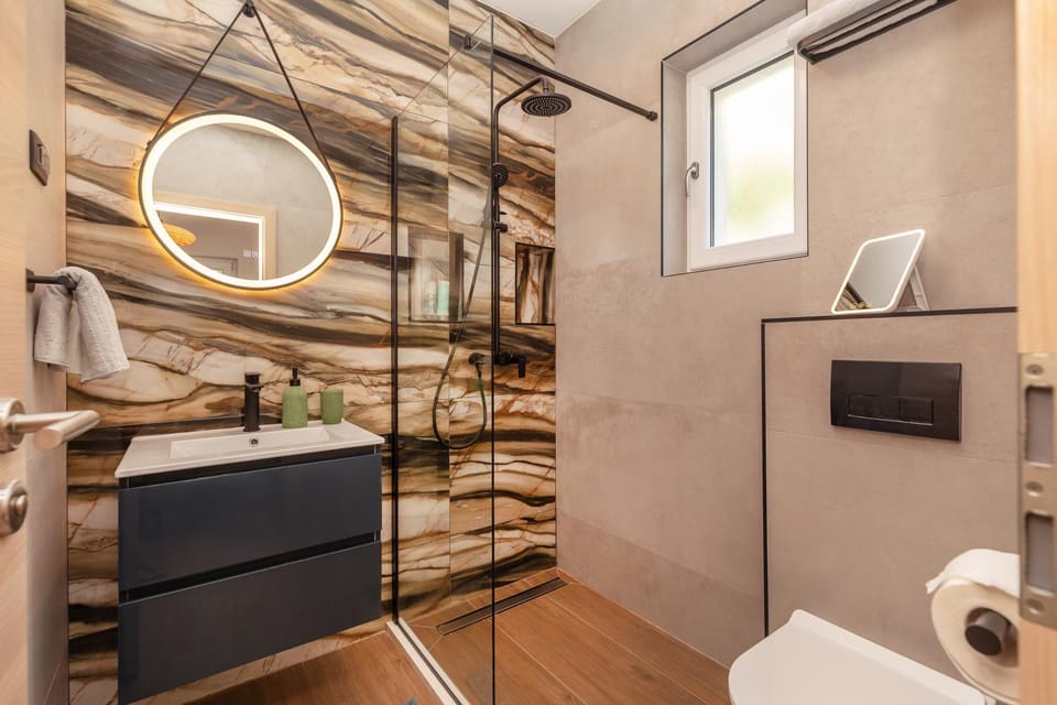 Shower, Toilet, Bathroom