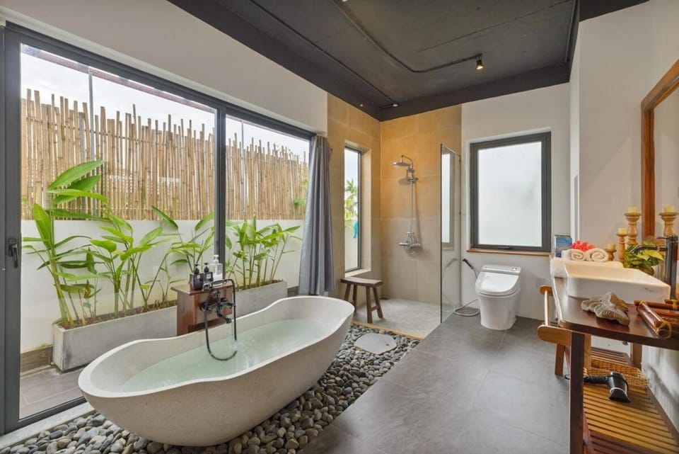 Vesta Gallery Villa above bookstore House in Hoi An
