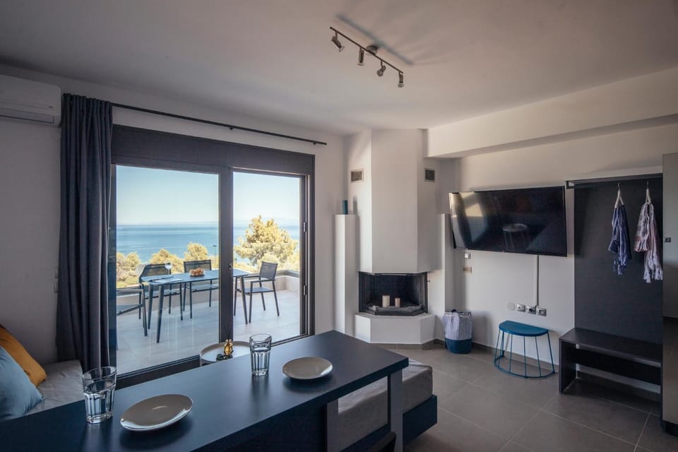 TV and multimedia, Living room, Sea view