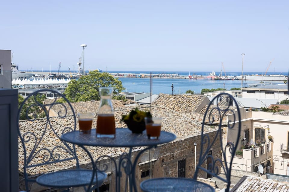 Day, Natural landscape, View (from property/room), Balcony/Terrace, Decorative detail, Decorative detail, Sea view