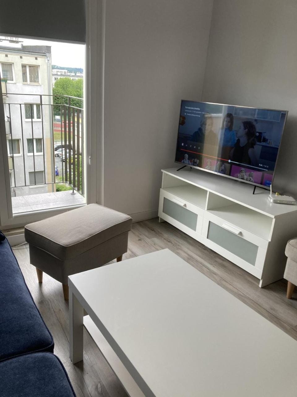 TV and multimedia, Living room, Seating area, Evening entertainment