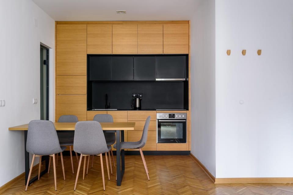 Dining area, kitchen