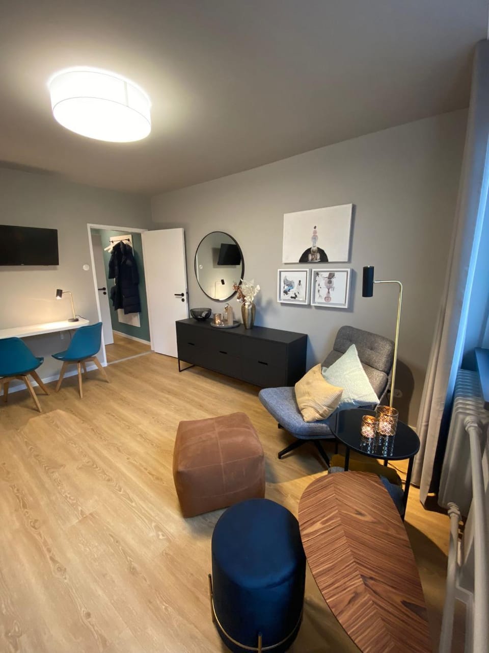 Photo of the whole room