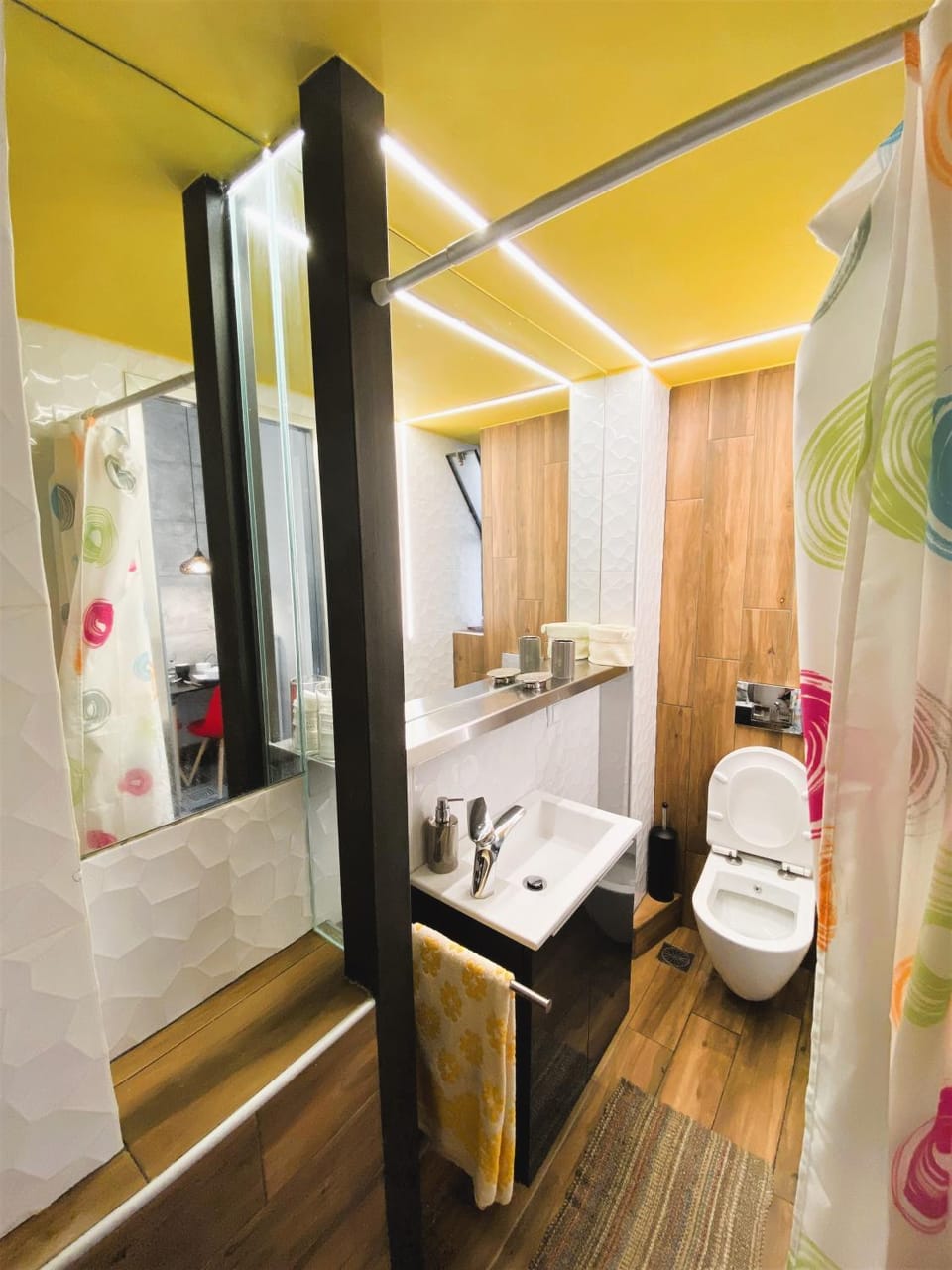 Shower, Toilet, Bathroom, microwave