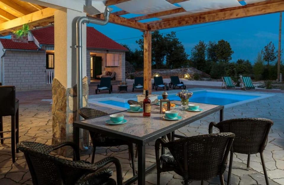Patio, Pool view, Swimming pool