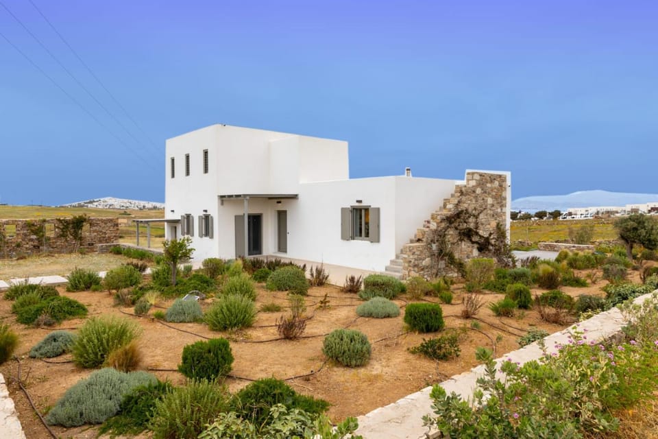 Property building, Facade/entrance, Bird's eye view, Garden