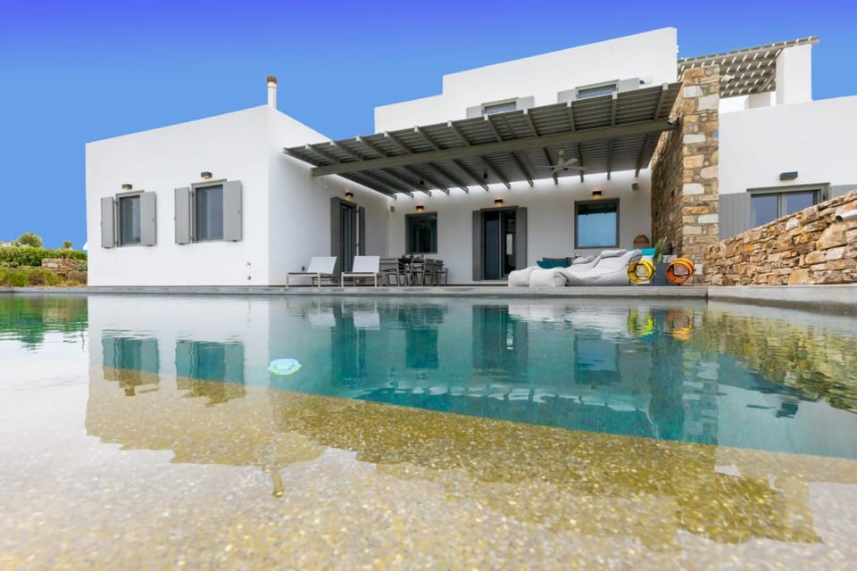 Property building, Facade/entrance, Swimming pool