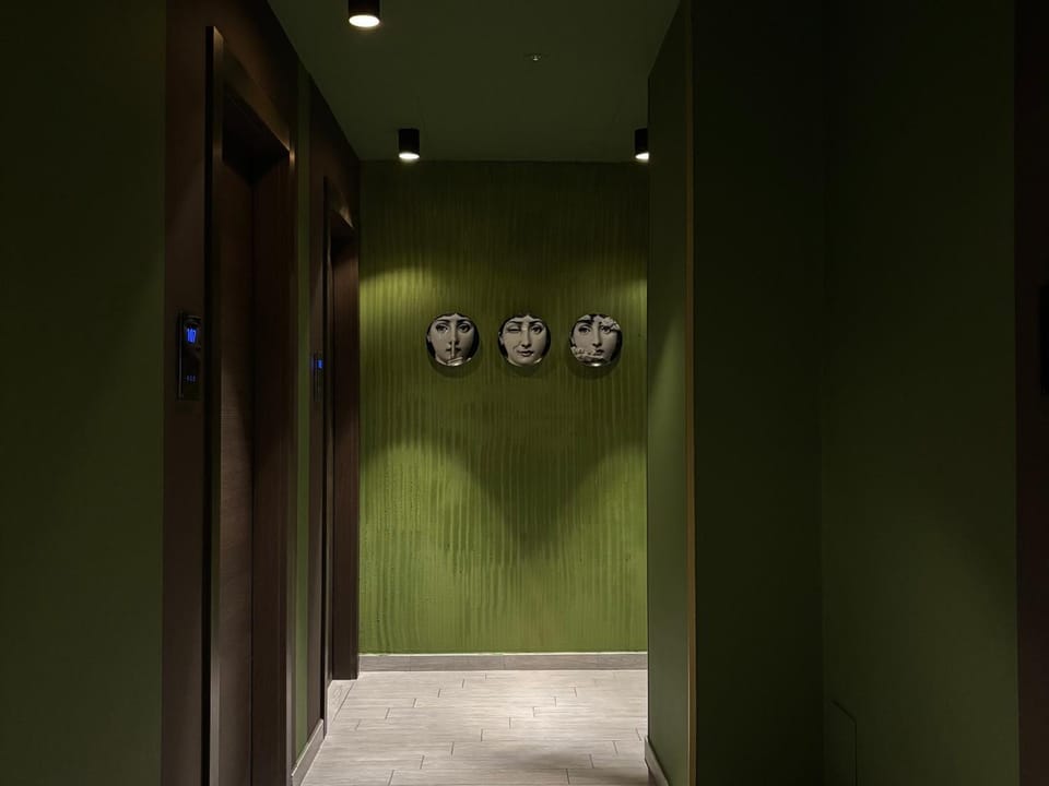 Lobby or reception, Decorative detail